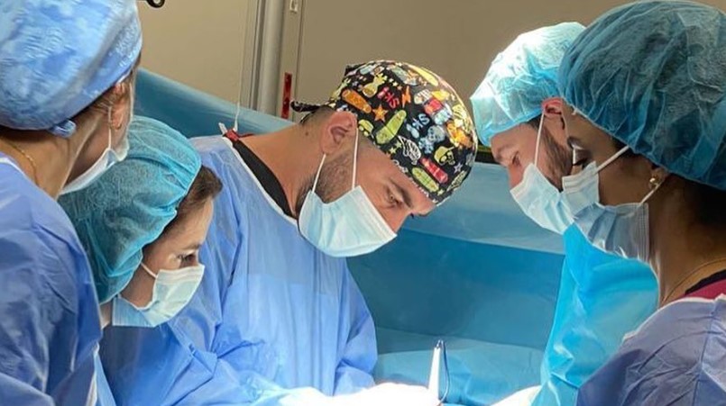 Realizohet ndërhyrja e vështirë në spitalin e Fierit, Koçiu: Mirënjohje stafit