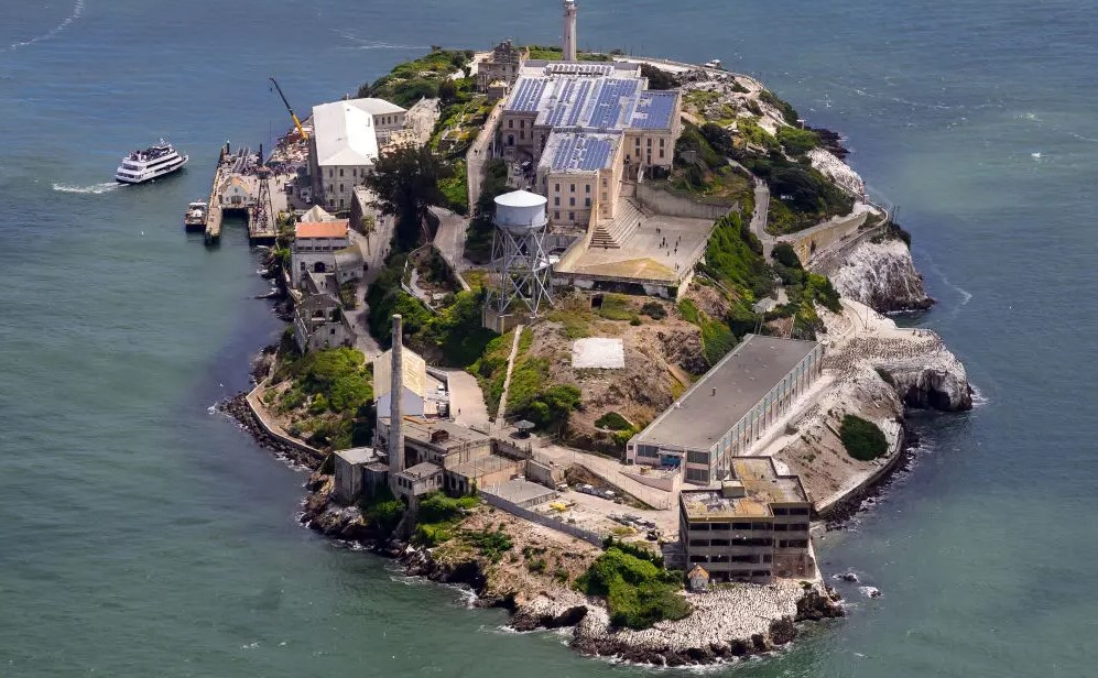 Pse Trump vendosi të hapë pas më shumë se 60 vjetësh burgun famëkeq të Alkatrazit