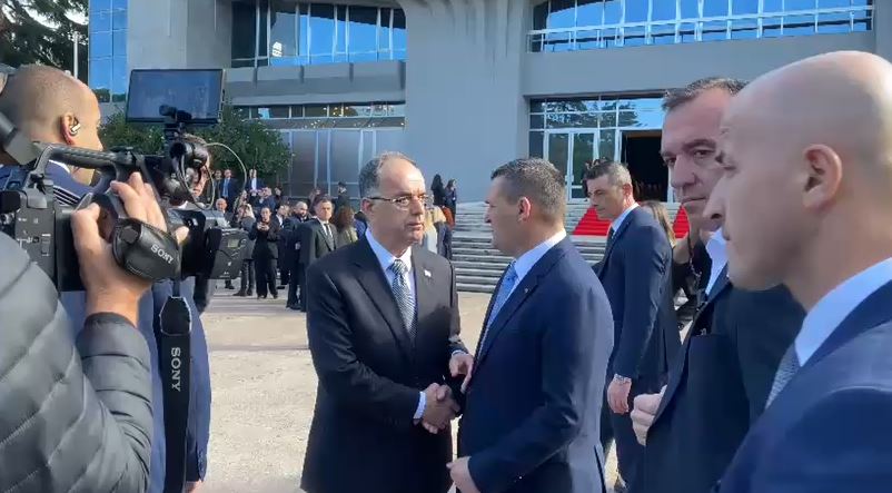 Homazhet, drejtësia dhe politika nderojnë gjyqtarin Astrit Kalaja