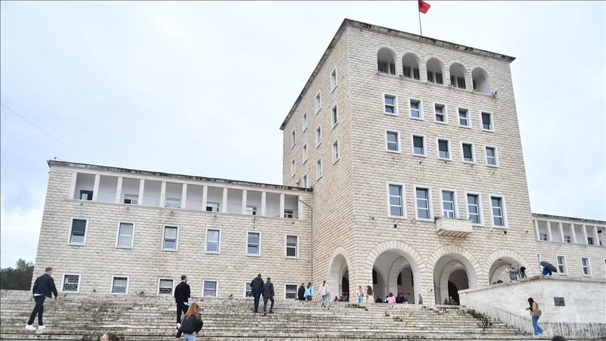 20 mijë studentë nisin vitin e ri akademik, por numri bie çdo vit